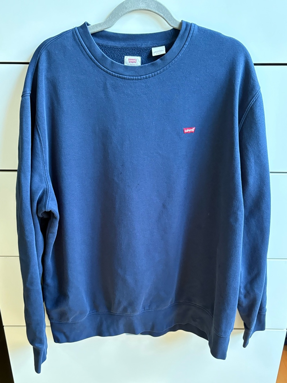 Levi's Men's Dark Blue Crewneck Sweatshirt with Red Logo